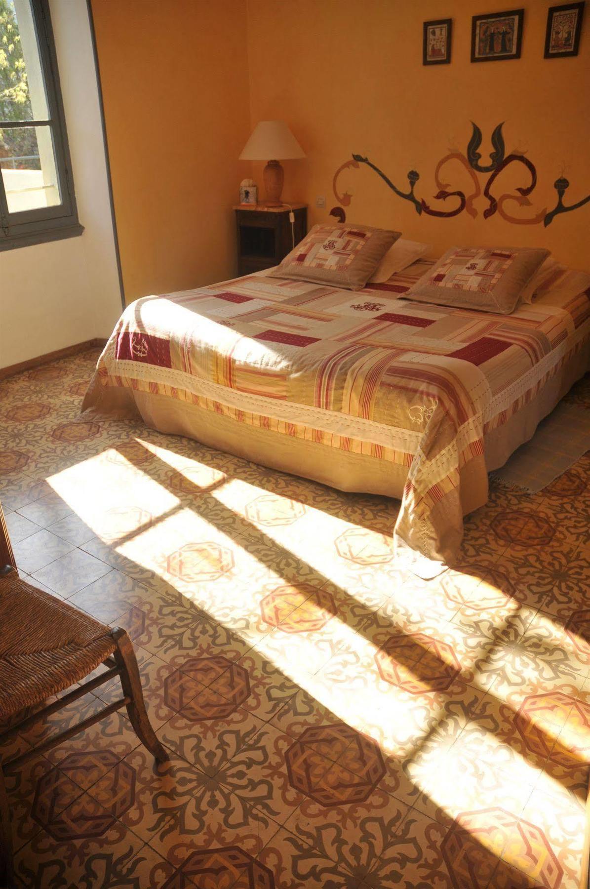 Mas Montluzia Bed & Breakfast Cascastel-des-Corbieres Bagian luar foto