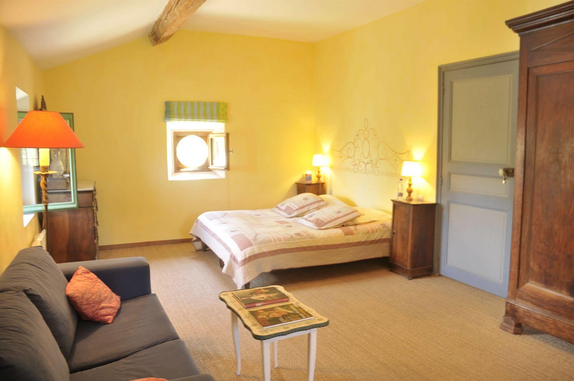 Mas Montluzia Bed & Breakfast Cascastel-des-Corbieres Bagian luar foto