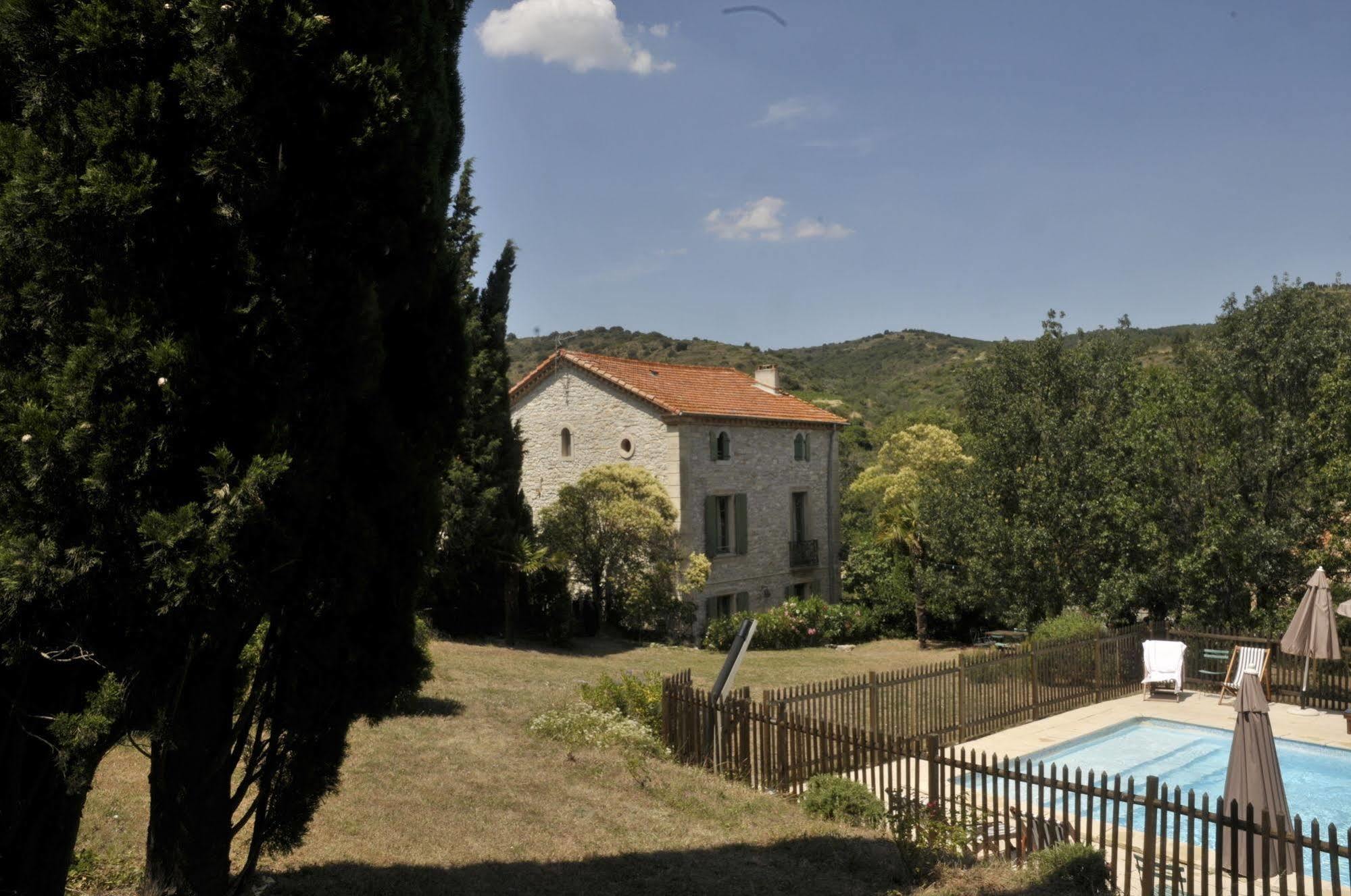 Mas Montluzia Bed & Breakfast Cascastel-des-Corbieres Bagian luar foto