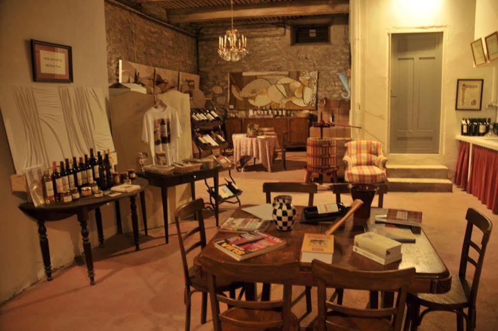 Mas Montluzia Bed & Breakfast Cascastel-des-Corbieres Bagian luar foto